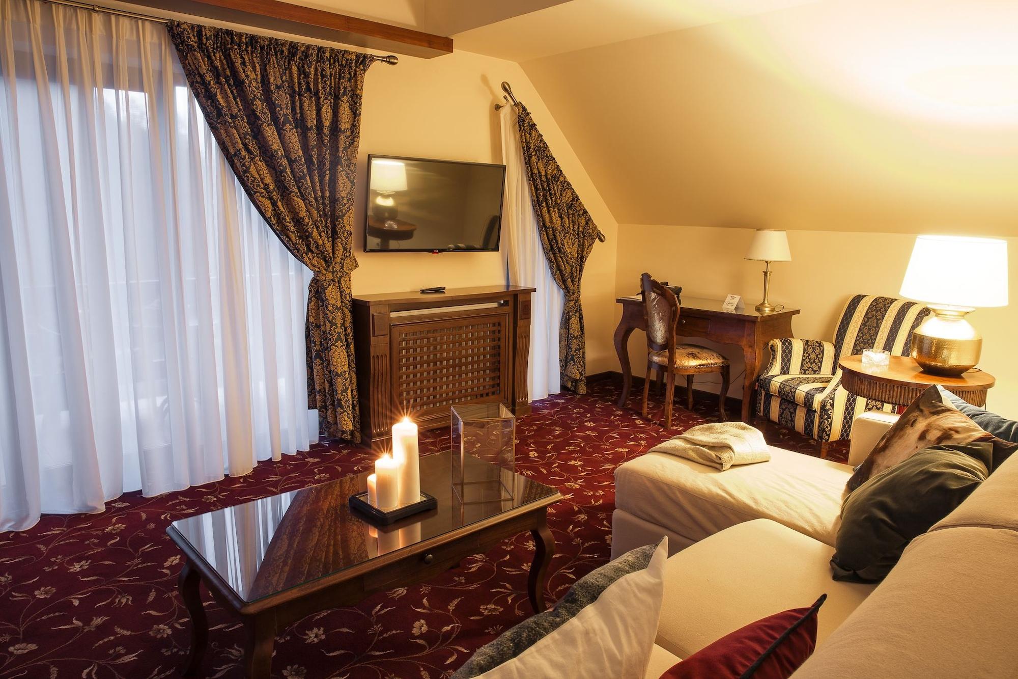 Hotel Boutique Belvedere Sinaia Luaran gambar