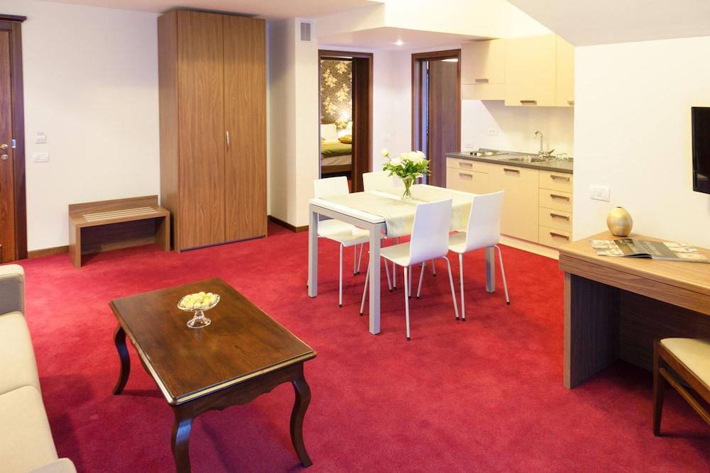 Hotel Boutique Belvedere Sinaia Luaran gambar