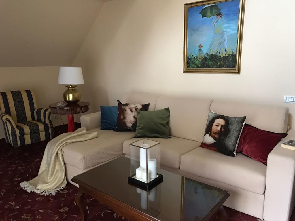 Hotel Boutique Belvedere Sinaia Luaran gambar