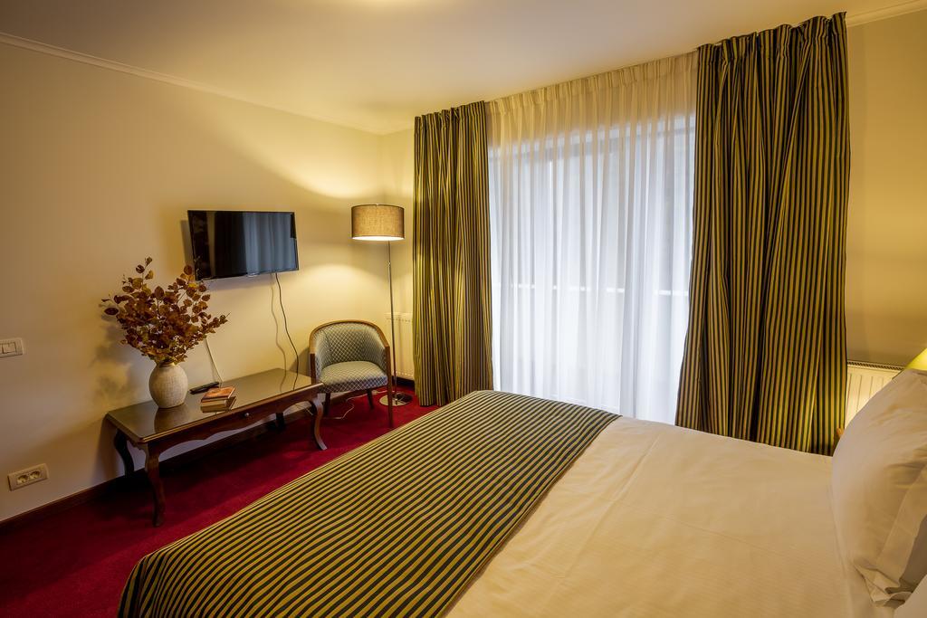 Hotel Boutique Belvedere Sinaia Luaran gambar