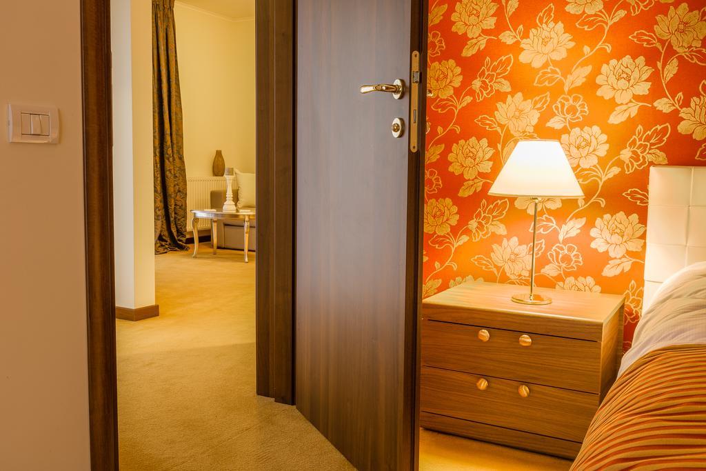 Hotel Boutique Belvedere Sinaia Luaran gambar
