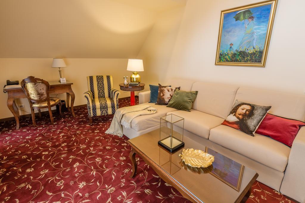 Hotel Boutique Belvedere Sinaia Luaran gambar