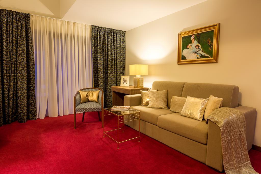 Hotel Boutique Belvedere Sinaia Luaran gambar