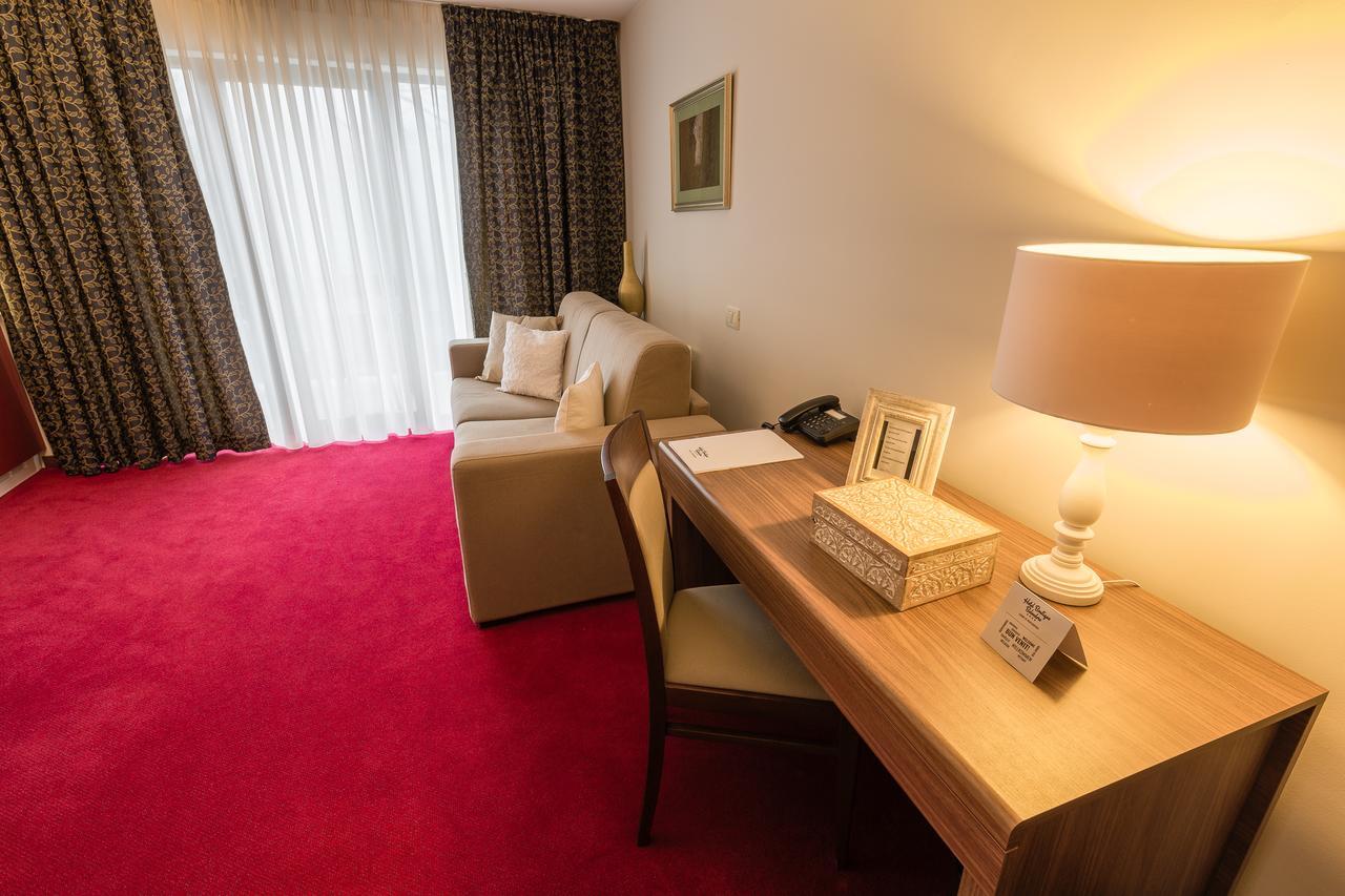Hotel Boutique Belvedere Sinaia Luaran gambar